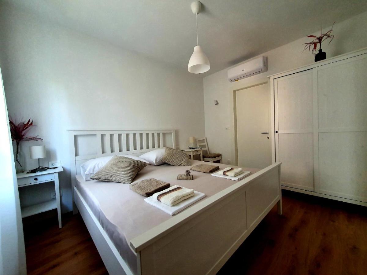 Apartmani M&S Sveta Nedelja  Esterno foto