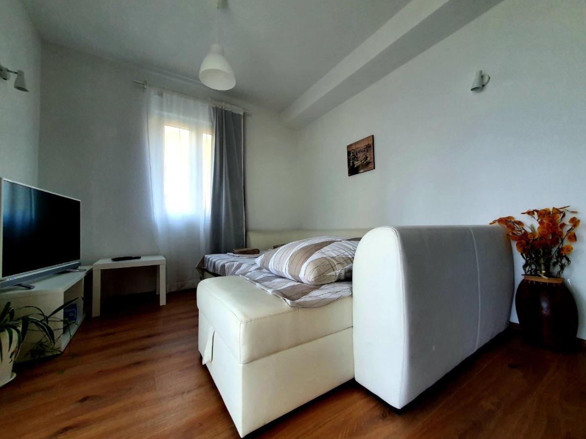 Apartmani M&S Sveta Nedelja  Esterno foto