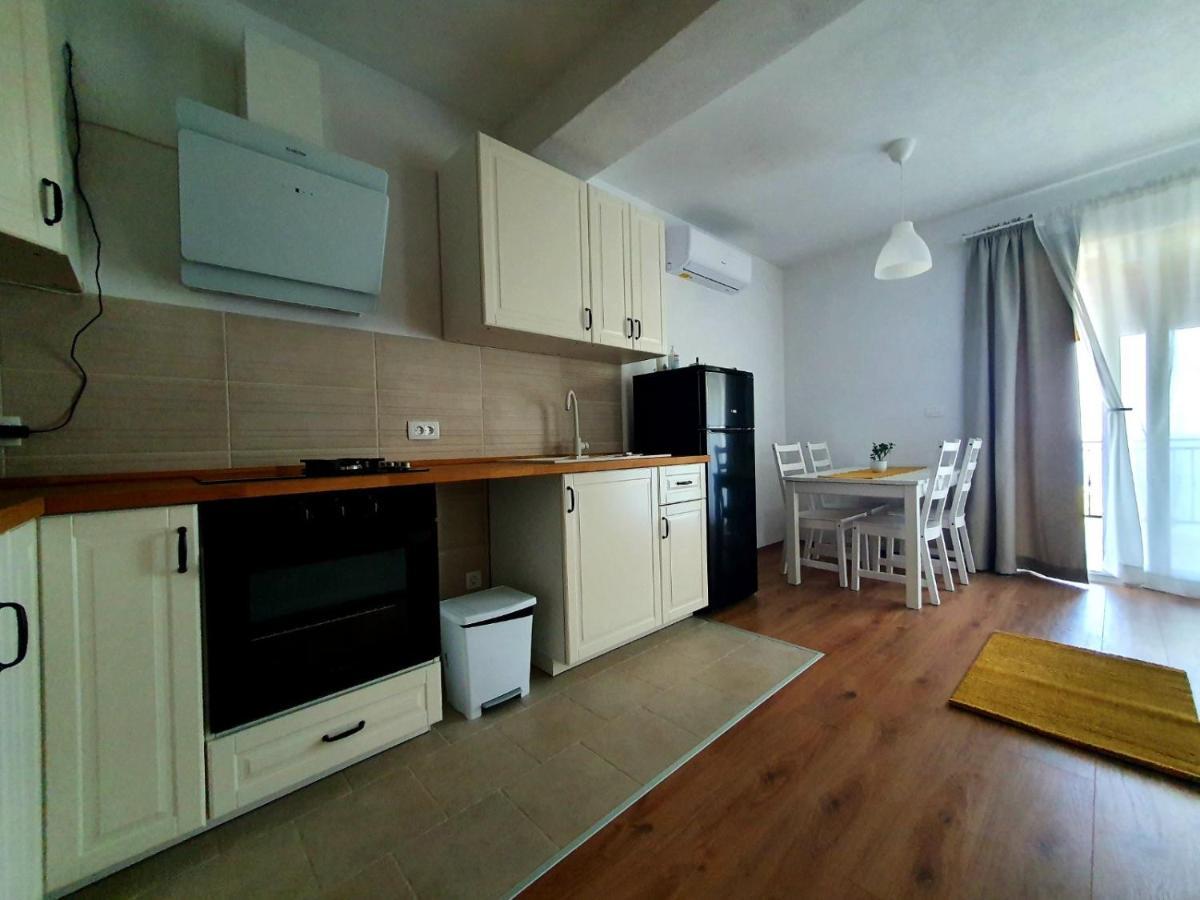 Apartmani M&S Sveta Nedelja  Esterno foto