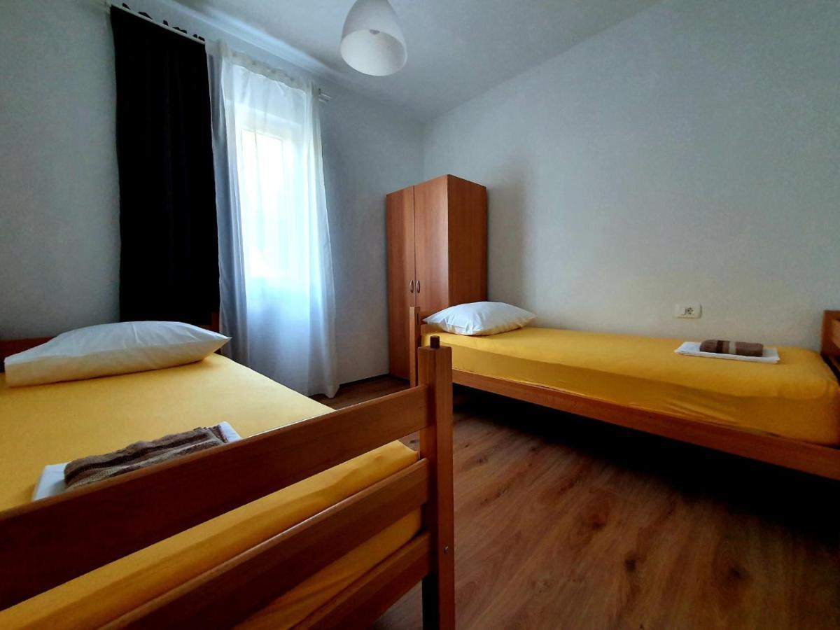 Apartmani M&S Sveta Nedelja  Esterno foto